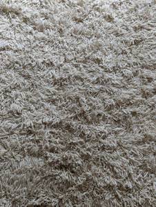 lot 48 image: Cream Shag Accent Rug