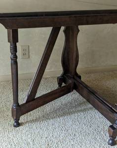 lot 18 image: Vintage Mahogany Gate Leg Drop Leaf Table