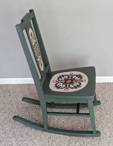lot 15 image: Vintage Hand Painted Rosemaling Norwegian Rocking Chair