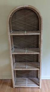 lot 23 image: Vintage Arched Wicker Bookshelf