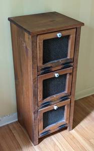 lot 24 image: Vintage Wood Three Door VeggiePie Bin