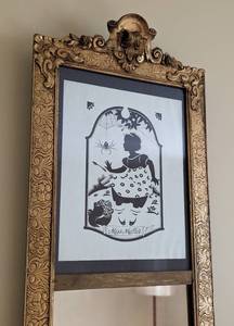 lot 27 image: Antique Miss Muffet Gold Wall Mirror