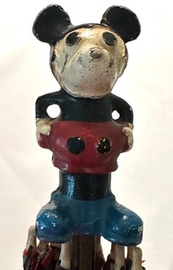 lot 272 image: Vintage Childrens 1930s Mickey Mouse Umbrella