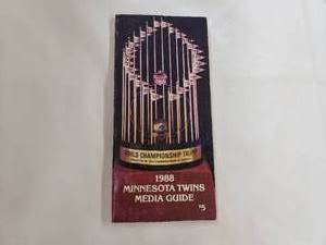 lot 67 image: 1988 Minnesota Twins Media Guide