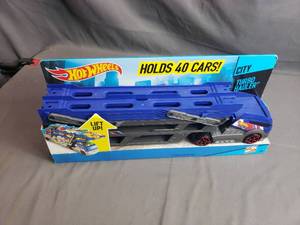 lot 99 image: Hot Wheels City Turbo Hauler