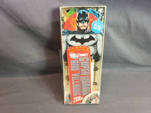 lot 117 image: DC Comics Super Heroes and Villans Fandex