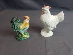 lot 133 image: Pair of Roosters Made in Japan