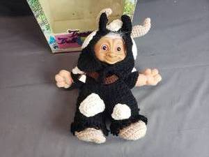 lot 150 image: 14 Treasure Troll Tot