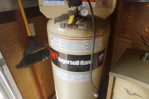 lot 2 image: Ingersoll Rand Model 553SSL3HD Upright Commercial Air Compressor