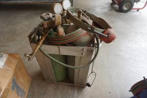 lot 9 image: Portable Acetylene Torch Kit