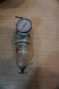 lot 59 image: Sears Brand Air Pneumatic Water Seperator Gauge