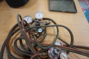 lot 64 image: Acetylene TorchWelding Hose With Regualtor