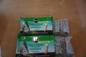lot 148 image: Miracle Gro Tree and Shrub Plant FoodFertilizer Spikes