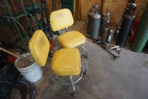 lot 180 image: 2 - Wheeled Padded CushionSeat Back Chairs