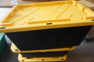 lot 89 image: Large LotTote Full of Automotive V Belts