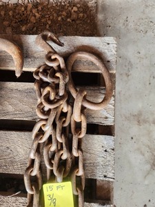 lot 120 image: 15 x 38 Log Chain With Hooks