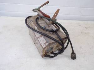 lot 61 image: Battery Charger and Booster