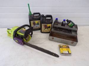 lot 68 image: Poulan Wild Thing Chain Saw with Extras 18
