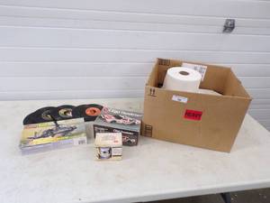 lot 76 image: Vintage Models, Records and Paper Towels