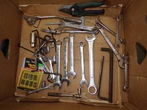 lot 82 image: Assorted Tools