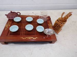 lot 90 image: Tea Set From Japan