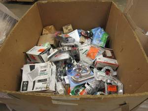 lot 682 image: Wholesale Gaylord of Small Plumbing & More - SOLD AS IS