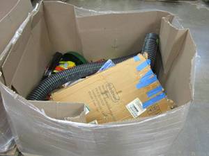 lot 684 image: Wholesale Gaylord of Small Outdoor Items & More - SOLD AS IS
