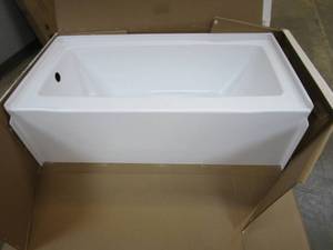 lot 691 image: Delta Classic 500 60 in. Left Drain Rectangular Alcove Bathtub in High Gloss White