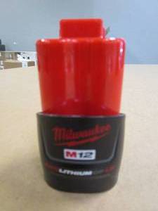 lot 698 image: Milwaukee M12 12-Volt Lithium-Ion Compact Battery Pack 1.5Ah