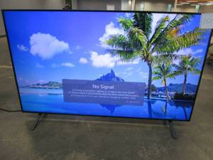 lot 1011 image: LG - 70 Class UQ75 Series LED 4K UHD Smart webOS TV 70UQ7590PUB (SCRATCHES ON RIGHT SIDE OF SCREEN)