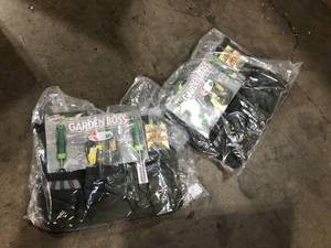 lot 18 image: 2 Lots of BUCKET BOSS Garden Boss 5 Gal. Bucket Tool Storage Organizer Customer Returns See Pictures