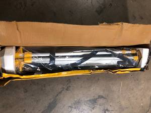 lot 31 image: DEWALT Construction Tripod for Laser Level   Customer Returns See Pictures