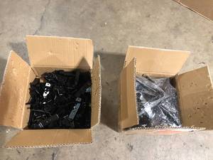 lot 43 image: 2 Lots of 2 in. Black Deluxe Hook for Slatwall (Pack of 96) by Econoco Customer Returns Returns See Pictures