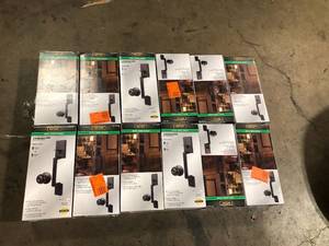 lot 49 image: Defiant Vancouver Matte Black Entrance Door Handleset with Hartford Interior Knob Customer Returns Returns See Pictures