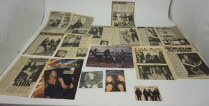 lot 79 image: Nostalgic METALLICA Magazine Newspaper Articles and Photos