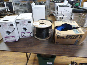 lot 25 image: Lot of Cable