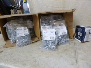 lot 26 image: 18 Bags of Wire-Line #6 SER Staples