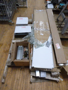 lot 37 image: Miscellaneous Industrial CoversPlates