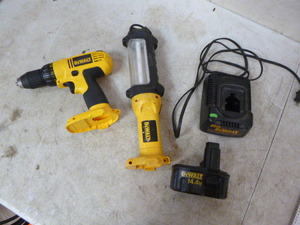 lot 39 image: DeWalt DrillDriver and Work Light