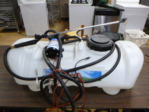 lot 89 image: Master Mfg. Sprayer