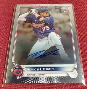 lot 152 image: 2022 Topps Chrome Royce Lewis Autograph Rookie Card