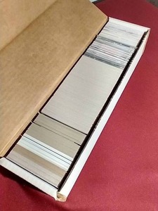 lot 167 image: 800 Count Baseball Card Box - Nice Variety