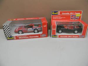 lot 16 image: REVELL 124 SCALE DIECAST - WORLD RECORD ZR-1 MORRISON CORVETTE & CORVETTE ZR-1 COUPE - NICE - NEW IN BOX - GREAT PIECES - SEE PICTURES