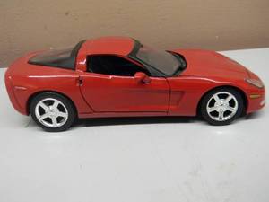 lot 22 image: MOTOR MAX 124 SCALE DIECAST - 2005 CHEVROLET CORVETTE #73270 - NICE - DISPLAY ONLY - GREAT PIECE - SEE PICTURES