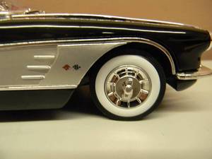 lot 27 image: MOTOR MAX 118 SCALE - 1958 CORVETTE #73109 - NICE - DISPLAY ONLY - GREAT PIECE - SEE PICTURES