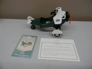 lot 51 image: HALLMARK KIDDIE CAR CLASSICS - 1935 MURRAY STEELCRAFT AIRPLANE - NICE - NEW IN BOX - GREAT PIECE - SEE PICTURES