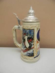 lot 26 image: VINTAGE 1993 LIMITED EDITION 1023 HAMMS BEER BEAR LIDDED STEIN - NICE - GREAT PIECE  - APPROX 11 - SEE PICTURES