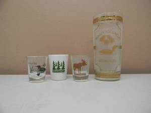 lot 41 image: VINTAGE MINNESOTA BEER GLASS & SHOT GLASS COLLECTION - SOME COLLECTIBLE - NICE - GREAT SET - SEE PICTURES