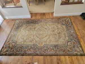 lot 115 image: Handknotted Wool Area Rug