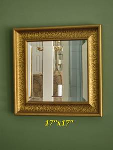 lot 46 image: Rococo Gilt Dcor Mirror